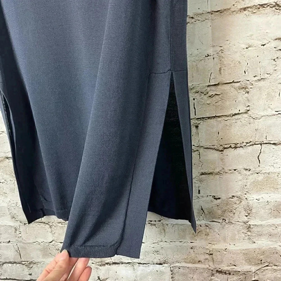 Wilfred Aritzia Size Small Blue Sleeveless Top Side Slits Rayon Nylon Blouse S - Picture 3 of 6